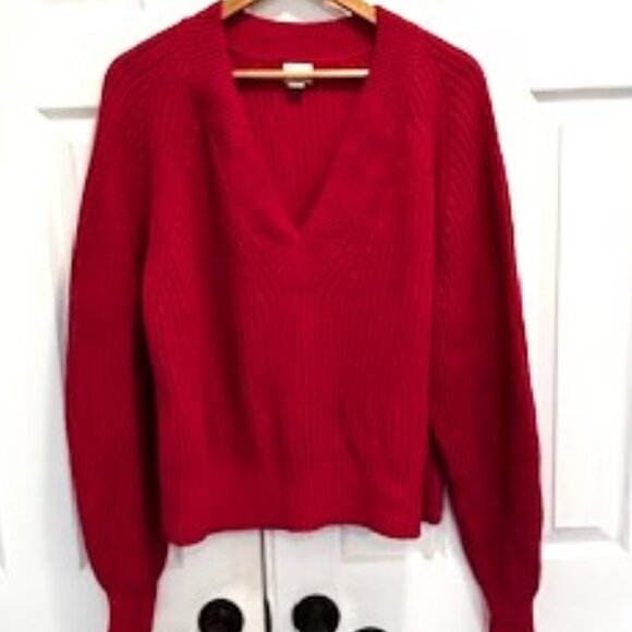 Hot Pink V-Neck Sweater, Size Small - Picture 4 of 8